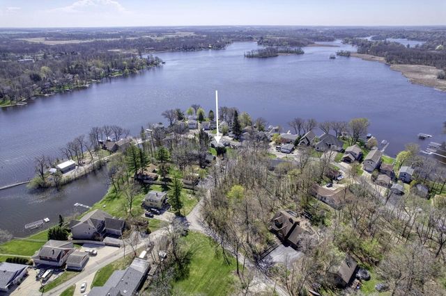 29134 White Oak LANE, Waterford, WI 53185