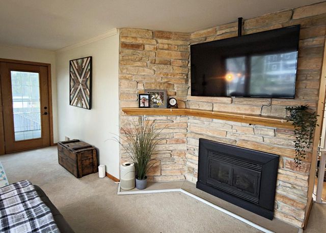 29134 White Oak LANE, Waterford, WI 53185