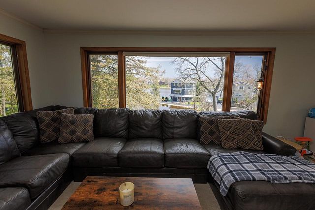29134 White Oak LANE, Waterford, WI 53185
