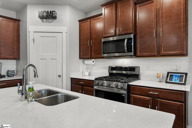 320 Fox Hollow Lane, Pelzer, SC 29669