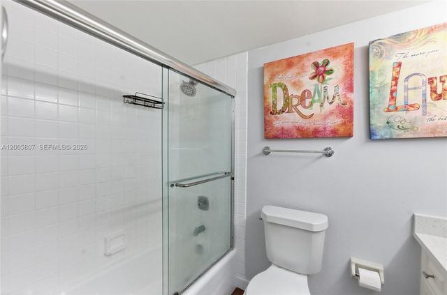 625 Oaks Dr 304, Pompano Beach, FL 33069