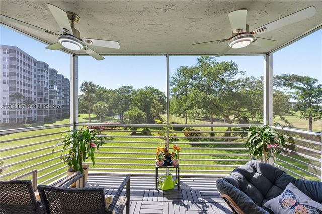 625 Oaks Dr 304, Pompano Beach, FL 33069