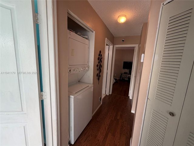 810 NE 212th Ter 2, Miami, FL 33179