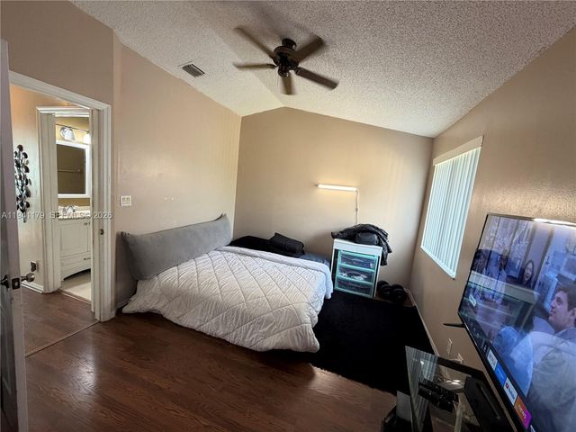 810 NE 212th Ter 2, Miami, FL 33179