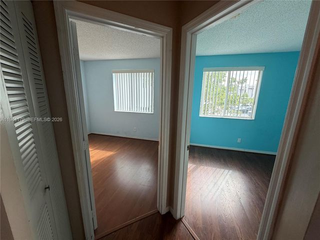 810 NE 212th Ter 2, Miami, FL 33179