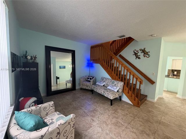 810 NE 212th Ter 2, Miami, FL 33179