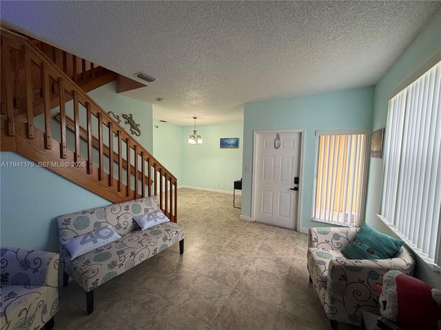 810 NE 212th Ter 2, Miami, FL 33179