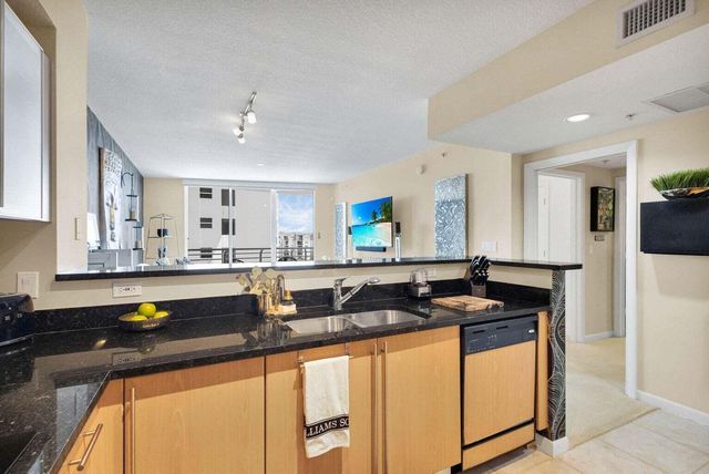 1551 N Flagler Drive 804, West Palm Beach, FL 33401