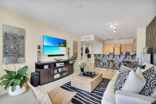 1551 N Flagler Drive 804, West Palm Beach, FL 33401