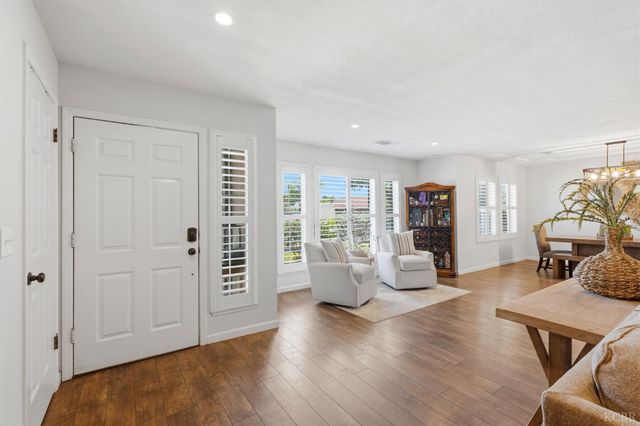2702 Burl Court, Hanford, CA 93230