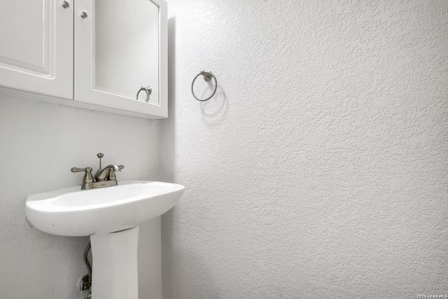 249 Hinge, Cibolo, TX 78108