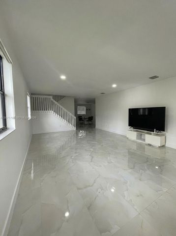 9260 W 35th Lane, Hialeah, FL 33018