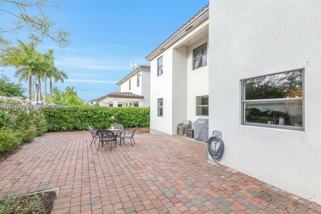 9260 W 35th Lane, Hialeah, FL 33018