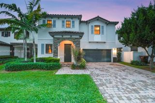 9260 W 35th Lane, Hialeah, FL 33018