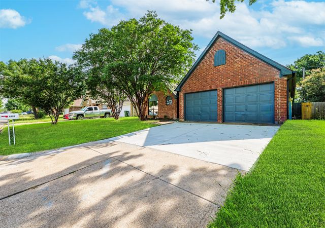 6105 Meadowside Trail, Arlington, TX 76017