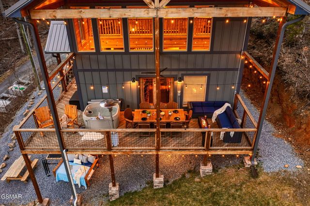 912 Aspen Lane, Gatlinburg, TN 37738