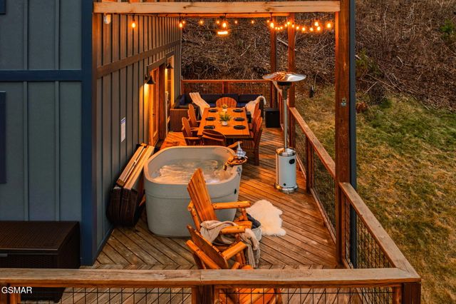 912 Aspen Lane, Gatlinburg, TN 37738