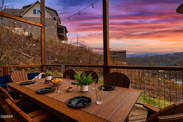 912 Aspen Lane, Gatlinburg, TN 37738