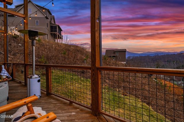 912 Aspen Lane, Gatlinburg, TN 37738