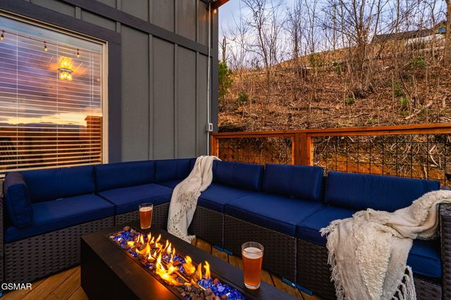 912 Aspen Lane, Gatlinburg, TN 37738