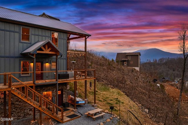 912 Aspen Lane, Gatlinburg, TN 37738