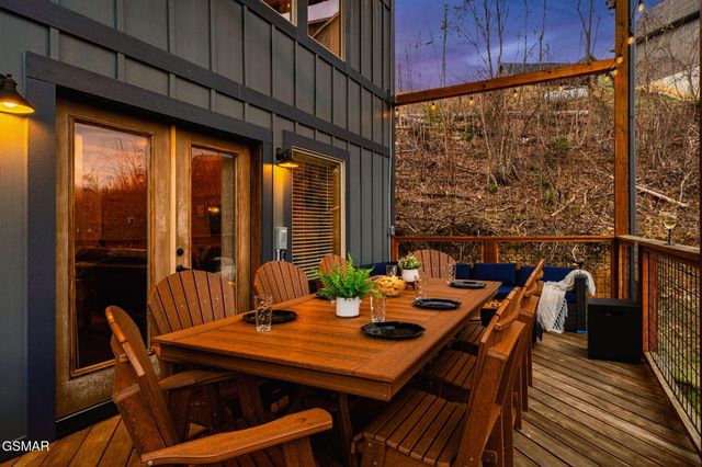 912 Aspen Lane, Gatlinburg, TN 37738