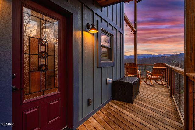 912 Aspen Lane, Gatlinburg, TN 37738