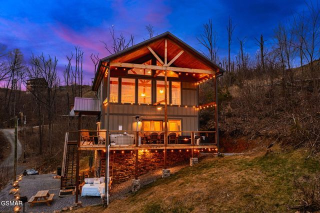 912 Aspen Lane, Gatlinburg, TN 37738
