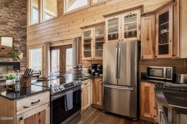 912 Aspen Lane, Gatlinburg, TN 37738