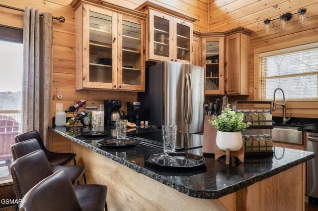 912 Aspen Lane, Gatlinburg, TN 37738