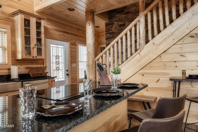 912 Aspen Lane, Gatlinburg, TN 37738