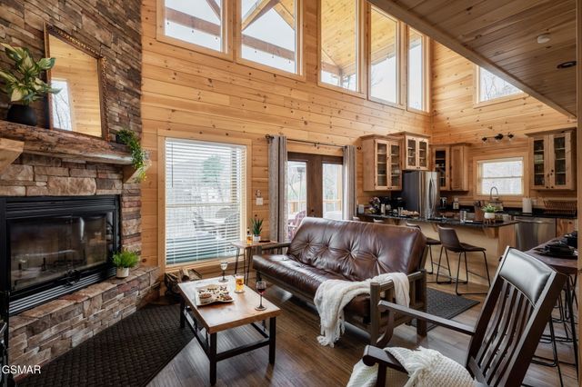 912 Aspen Lane, Gatlinburg, TN 37738