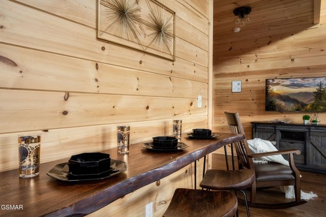 912 Aspen Lane, Gatlinburg, TN 37738