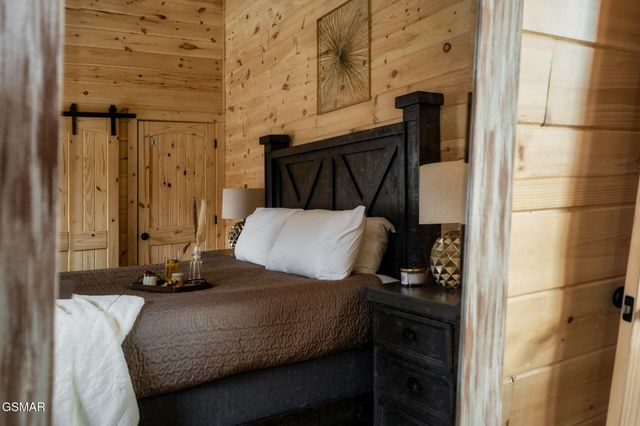 912 Aspen Lane, Gatlinburg, TN 37738