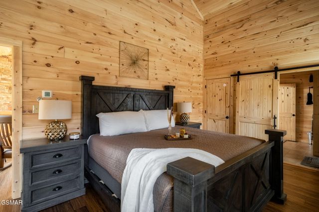 912 Aspen Lane, Gatlinburg, TN 37738