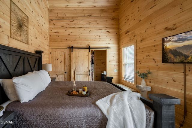 912 Aspen Lane, Gatlinburg, TN 37738