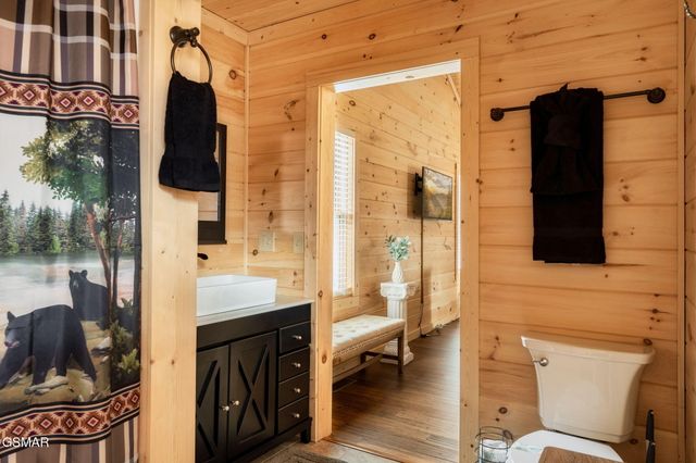 912 Aspen Lane, Gatlinburg, TN 37738