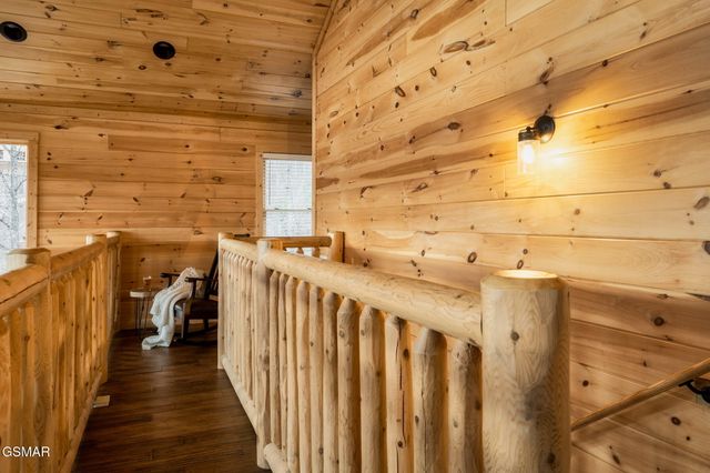 912 Aspen Lane, Gatlinburg, TN 37738