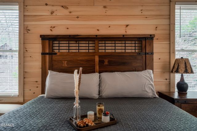 912 Aspen Lane, Gatlinburg, TN 37738