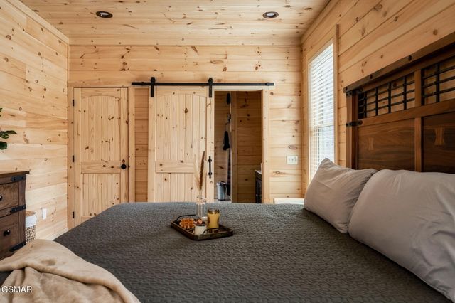 912 Aspen Lane, Gatlinburg, TN 37738