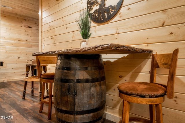 912 Aspen Lane, Gatlinburg, TN 37738