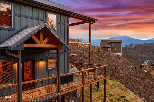 912 Aspen Lane, Gatlinburg, TN 37738