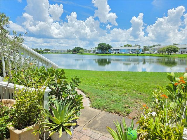 118 POMPANO DRIVE SE B, St Petersburg, FL 33705