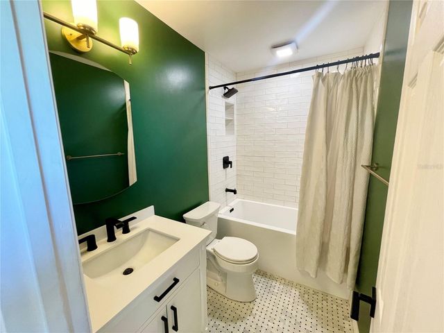 118 POMPANO DRIVE SE B, St Petersburg, FL 33705
