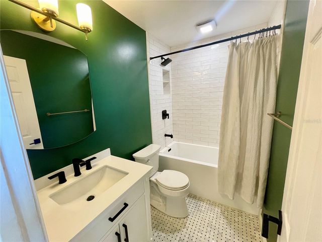 118 POMPANO DRIVE SE B, St Petersburg, FL 33705