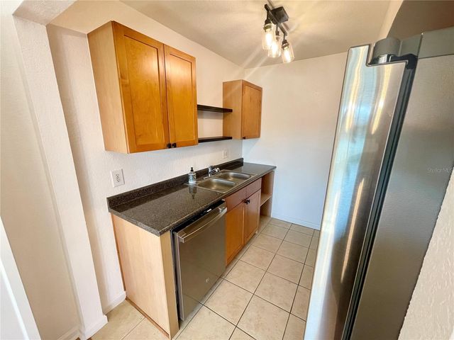 118 POMPANO DRIVE SE B, St Petersburg, FL 33705