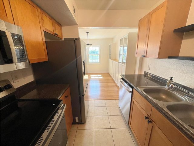 118 POMPANO DRIVE SE B, St Petersburg, FL 33705