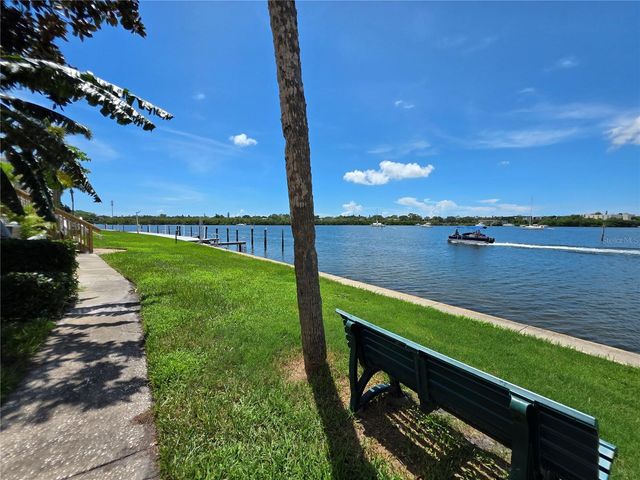 118 POMPANO DRIVE SE B, St Petersburg, FL 33705
