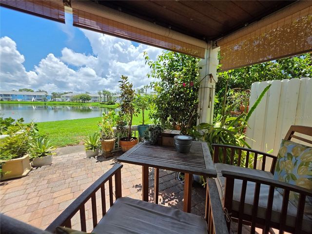 118 POMPANO DRIVE SE B, St Petersburg, FL 33705