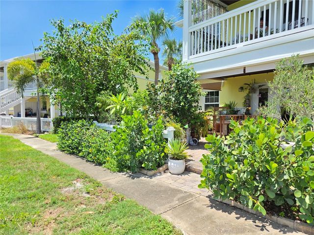 118 POMPANO DRIVE SE B, St Petersburg, FL 33705